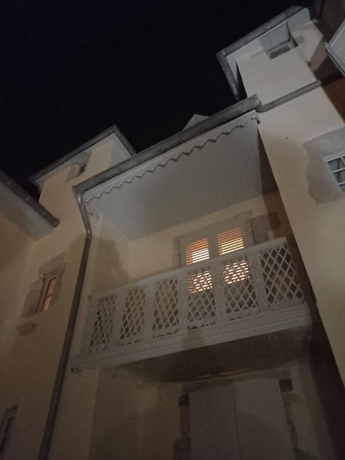 Les Meubles Du Colombier Apartment Lons-le-Saunier Bagian luar foto